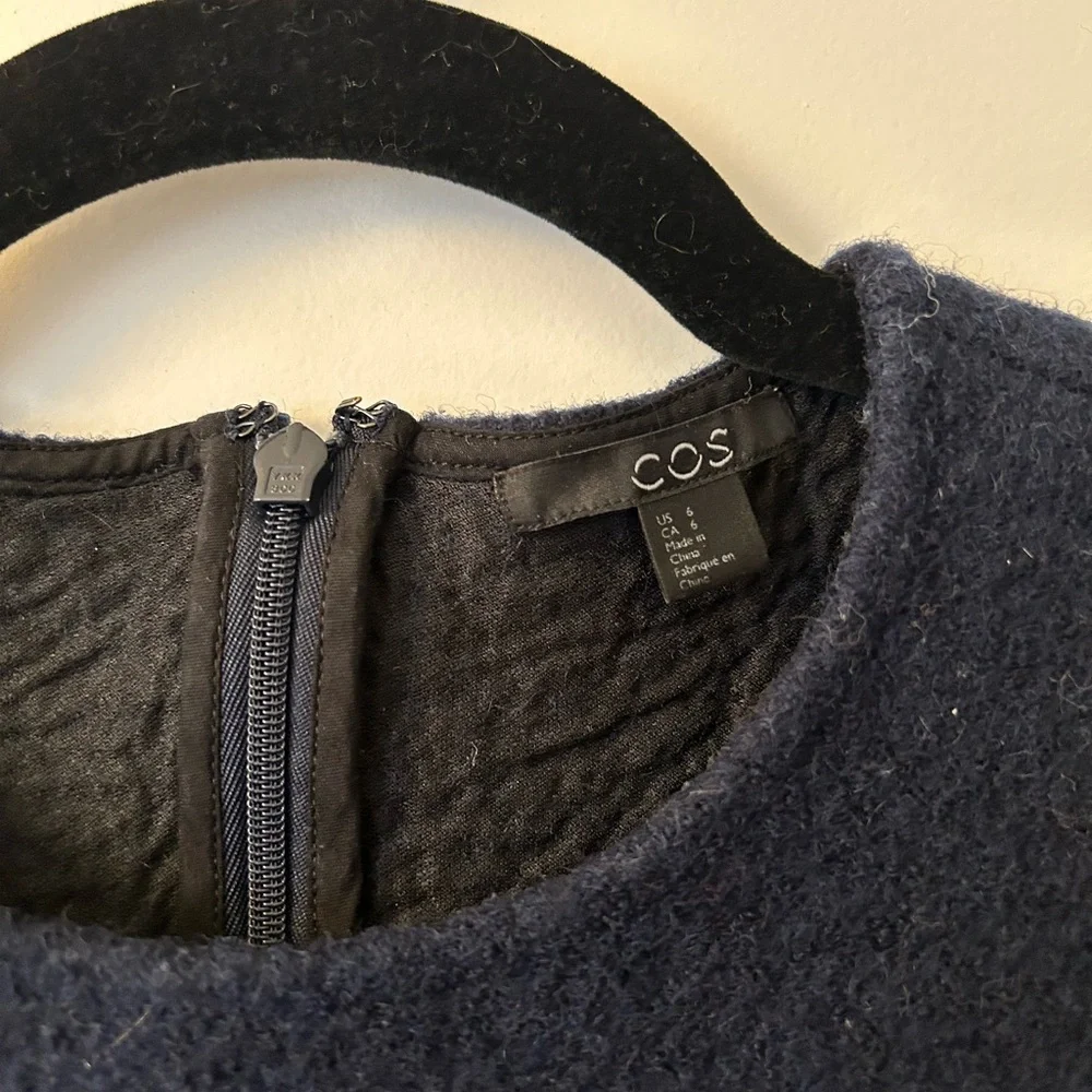 COS Indigo Wool Sleeveless Cropped Top - Picture 2 of 9
